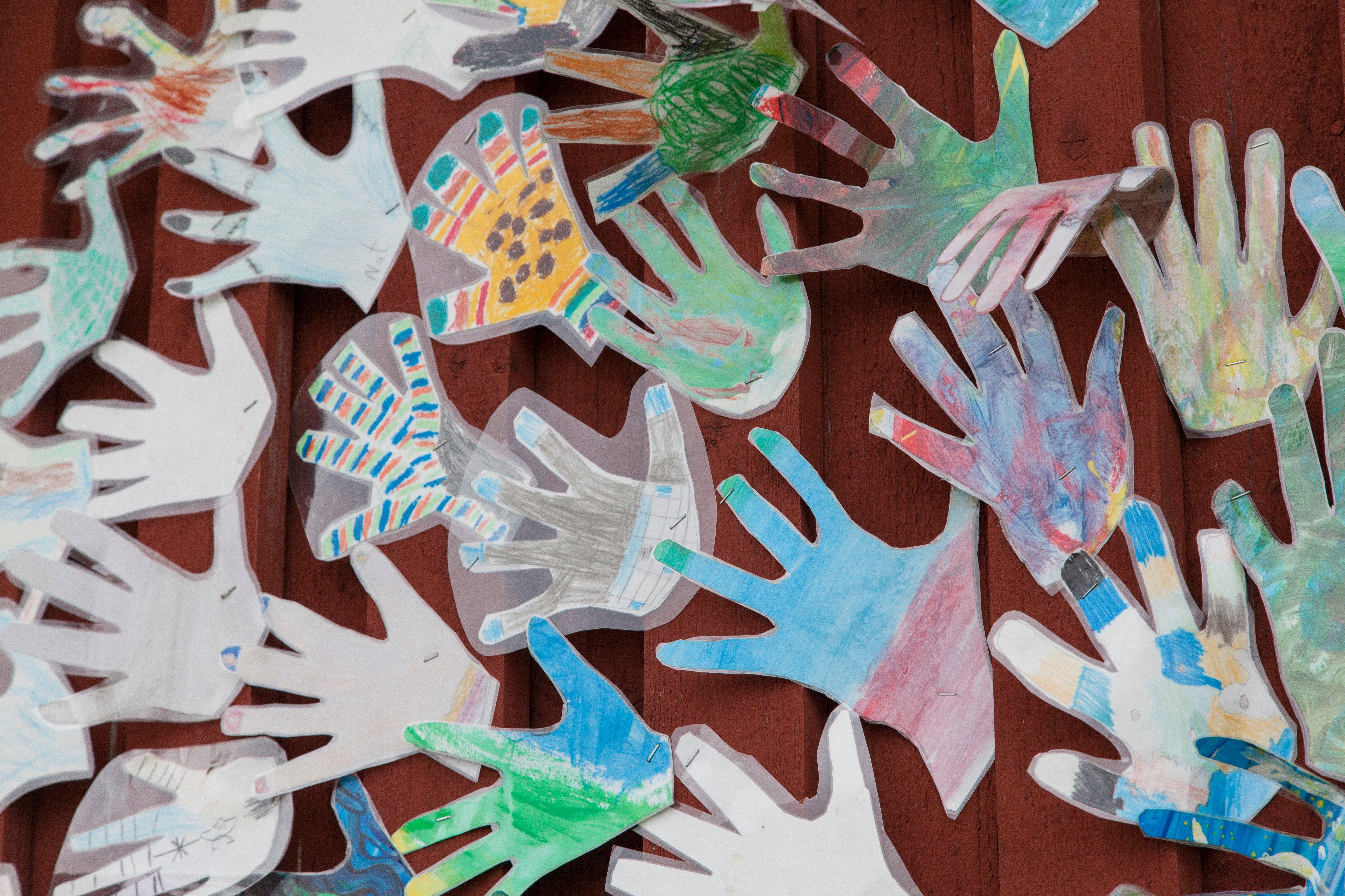 Få konkreta verktyg och praktiska övningar för att minska konflikterna med ditt barn.