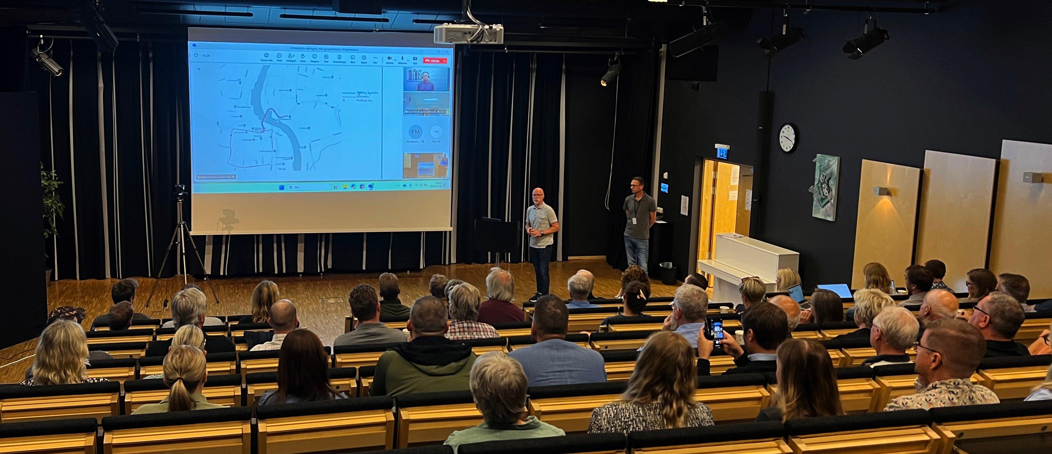 Trafikverket informerade om planerna för brobygget  på Mötesplats näringsliv i Sunne, 28 maj, genom Per Maxstad, broplanerare, och Robert Andersson, projektledare, vid Trafikverket i Karlstad.
