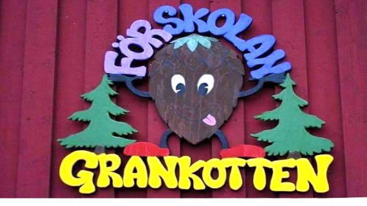 Skylt utanför förskolan Grankotten.