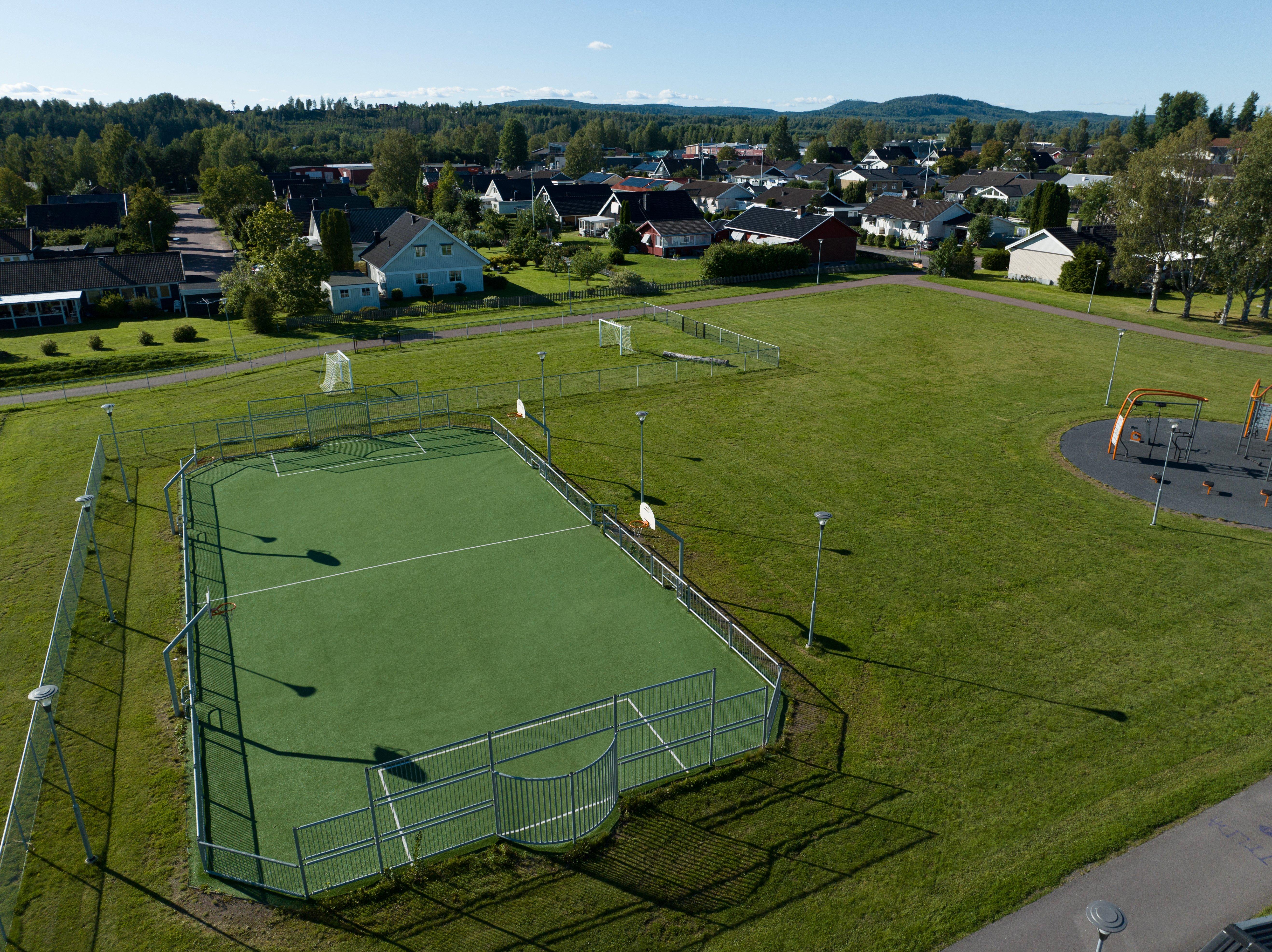 Konstgräs och utegym på Brårud i Sunne.