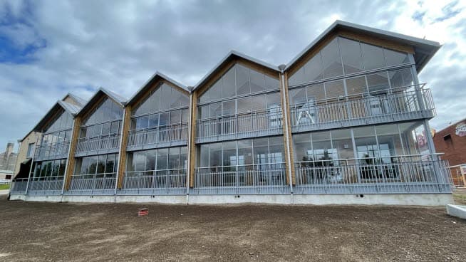 Lägenheternas balkong med utsikt över Fryken.