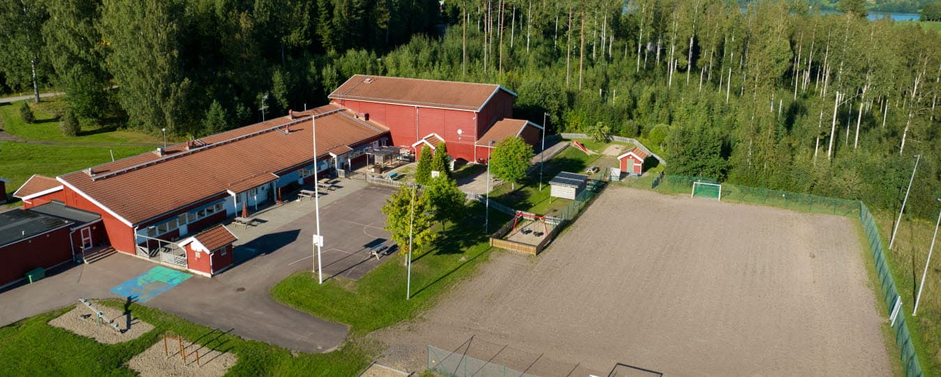 Flygfoto över Klättenskolan.