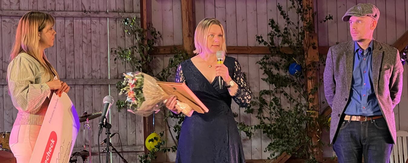 Med motiveringen "För en aldrig sinande inre eld gällande barn och ungas teaterutbildning” får Linnéa Benneberg Kulturpriset till Göran Tunströms minne, 2025.