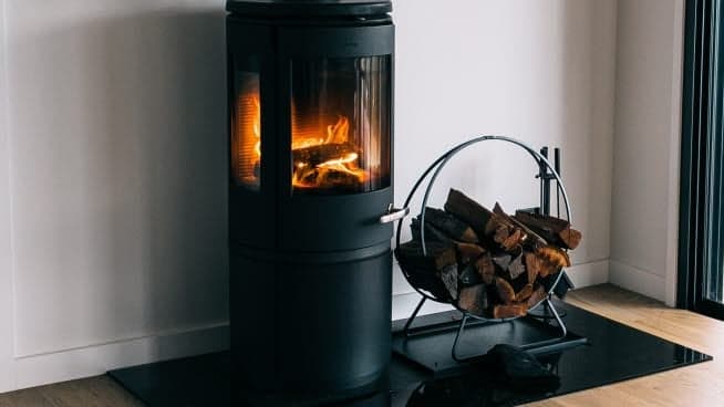 Bild på brasa i en kamin