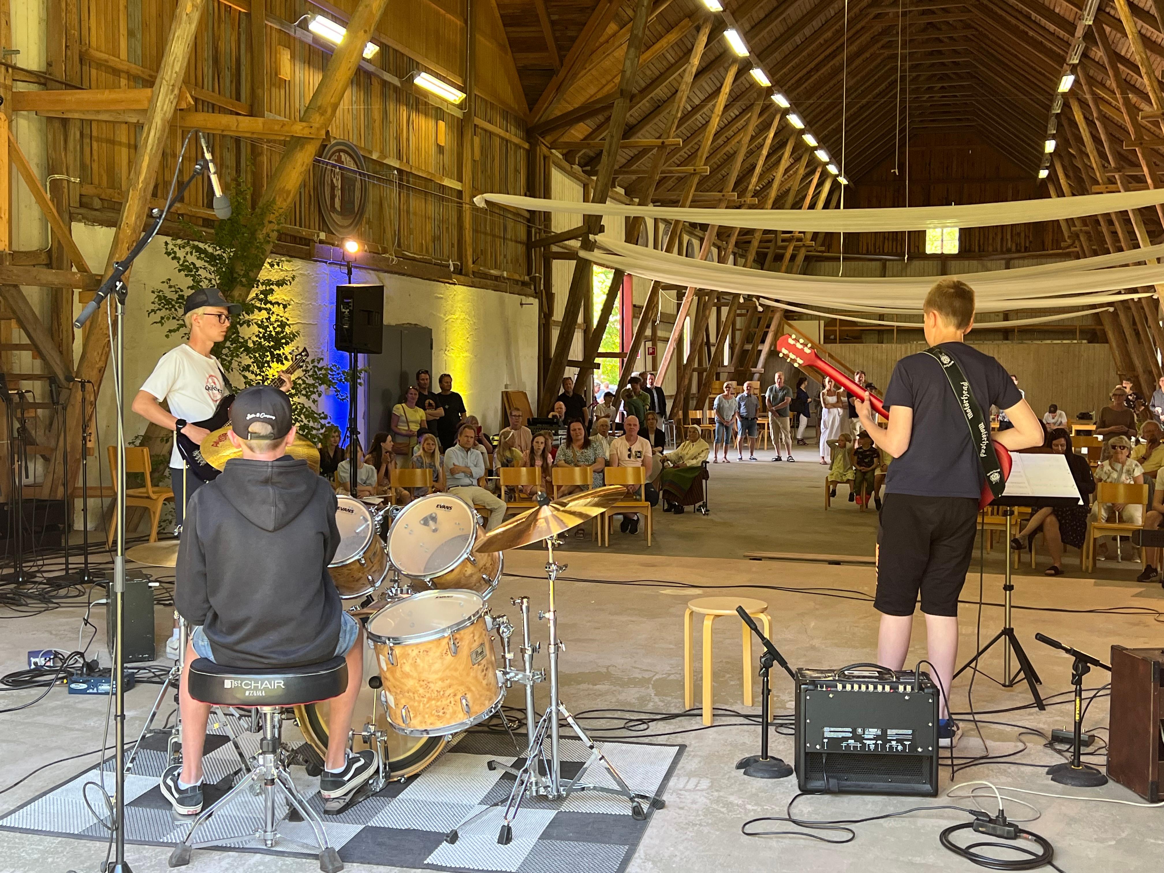 Bild från förra årets välbesökta nationaldagsfirande på Sundsbergs gård i Sunne.