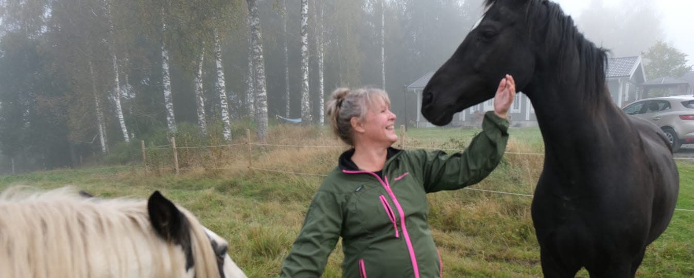 Rose-Marie Fältskog och hennes man Fredrik sökte livskvalitet och fann den i Sunne.