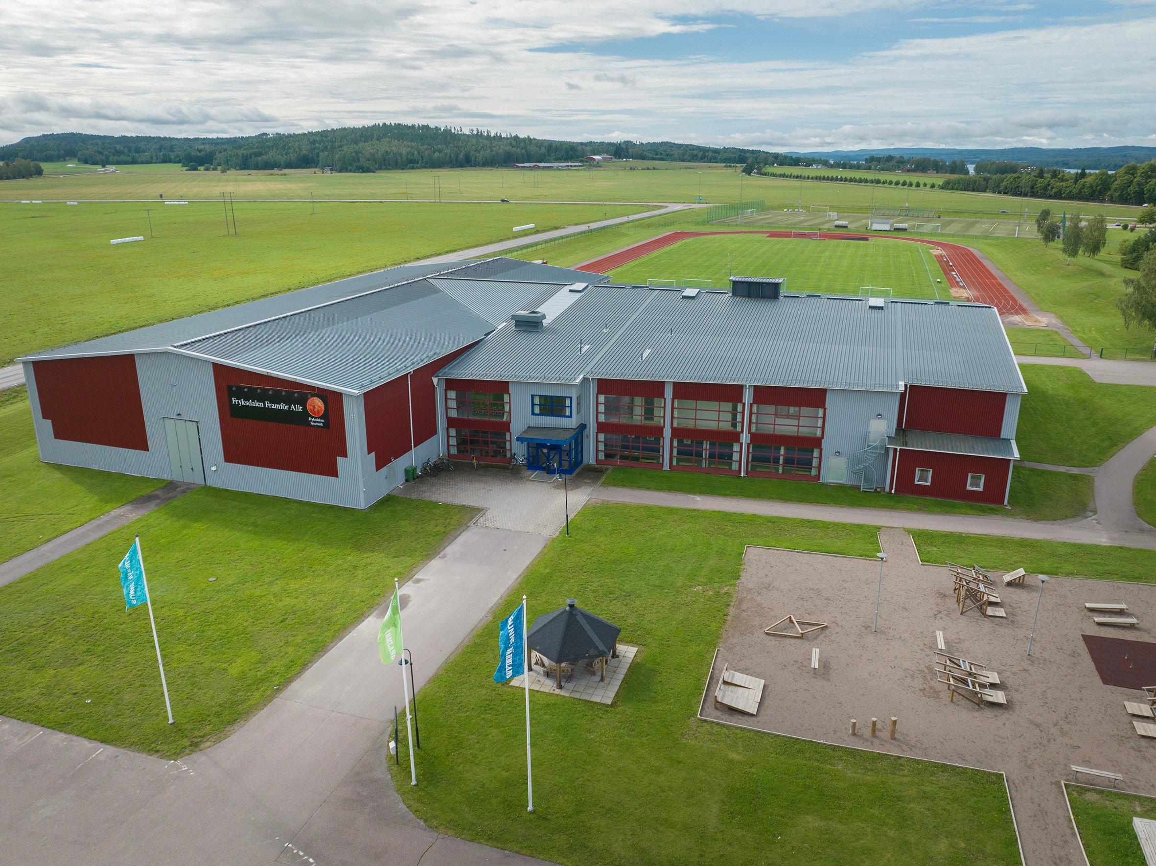 Det finns två utegym i Sunne tätort. Ett av dem ligger framför Sparbankshallen.