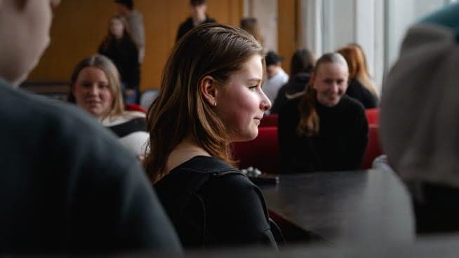 Rhodé vill jobba med hästar.