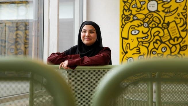 Teeba vill jobba i mediebranschen.