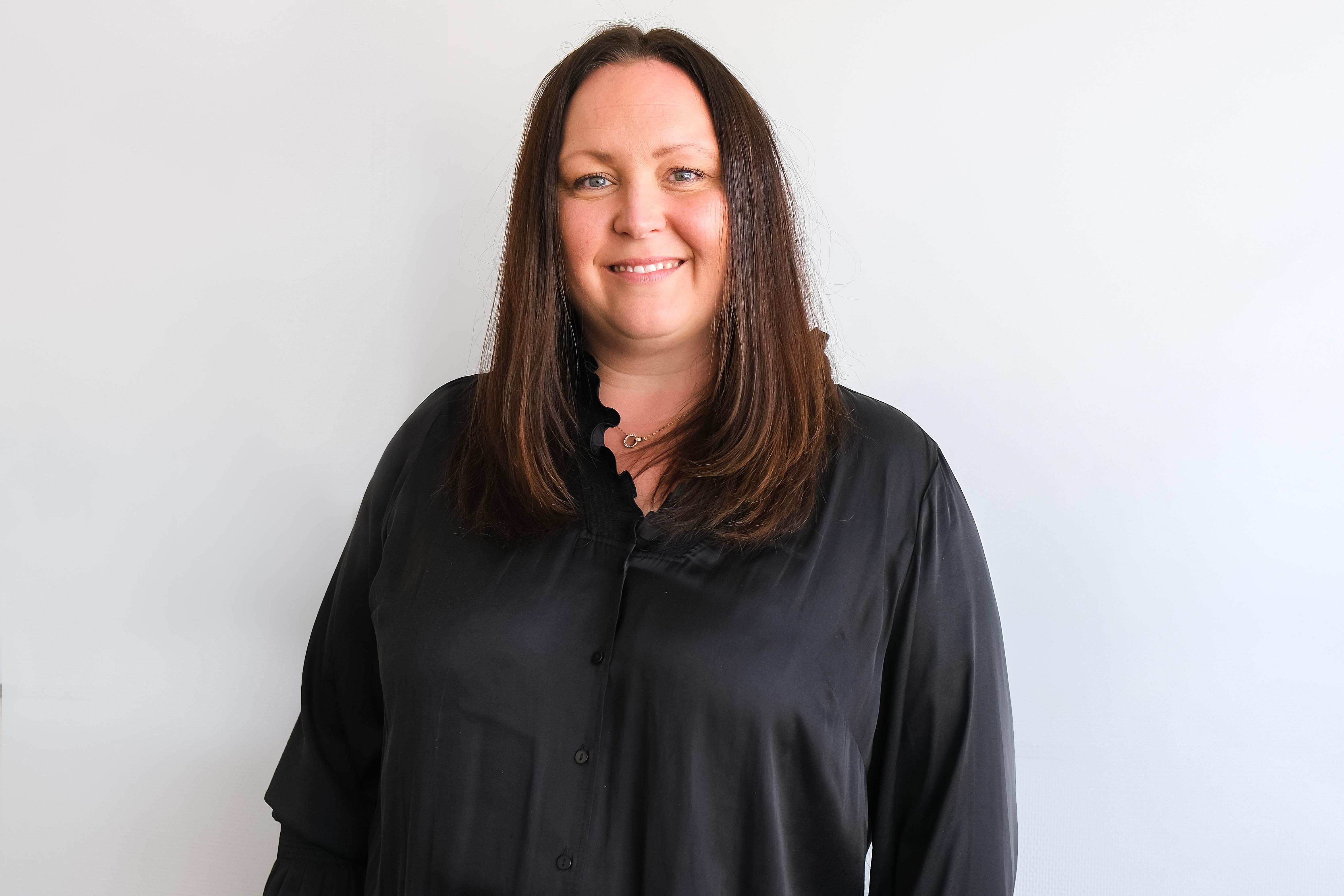 Porträttbild på Tina Fager.