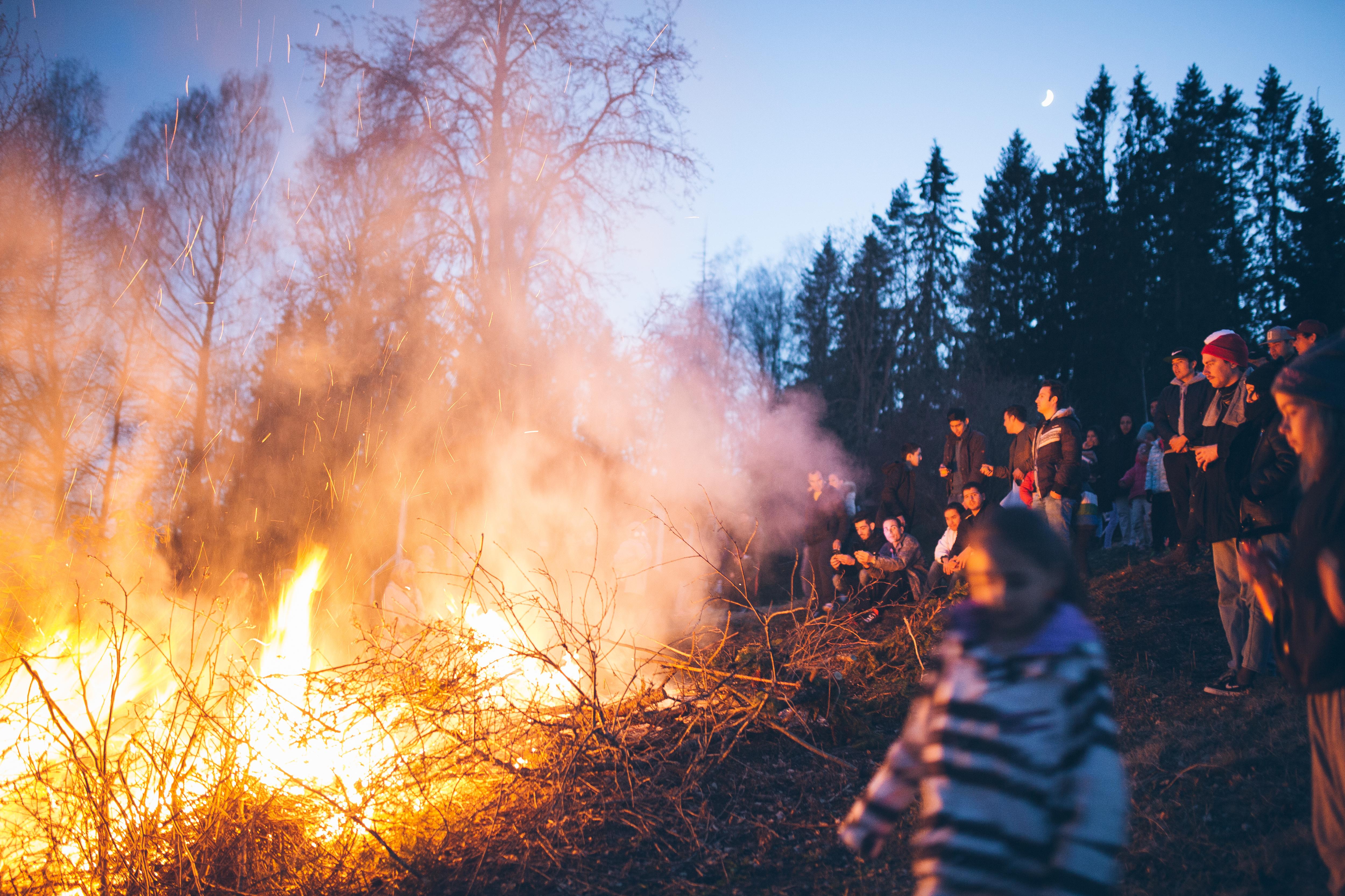 Fira in våren i vår vackra Sunnebygd på Valborgsmässoafton.