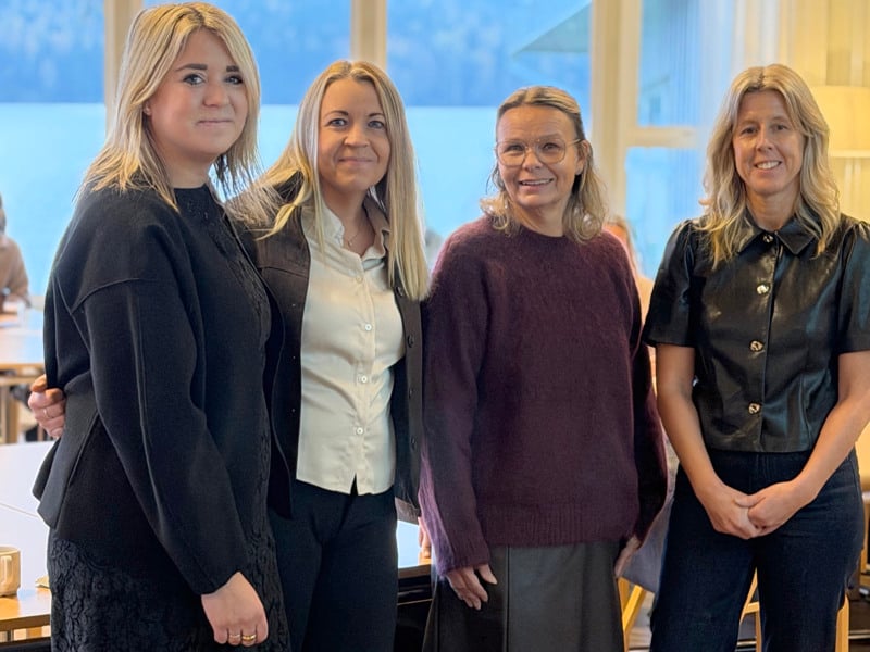 Från vänster Lina Arvidsson, 1:e socialsekreterare, Maria Andersson, enhetschef individ- och familjeomsorgen, Pernilla Rådström, biträdande skolchef och Jenni Gunnberg, skolchef utvecklar samarbetet mellan verksamheterna.