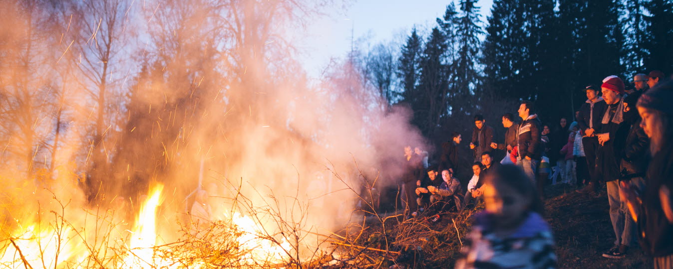 Fira in våren i vår vackra Sunnebygd på Valborgsmässoafton.