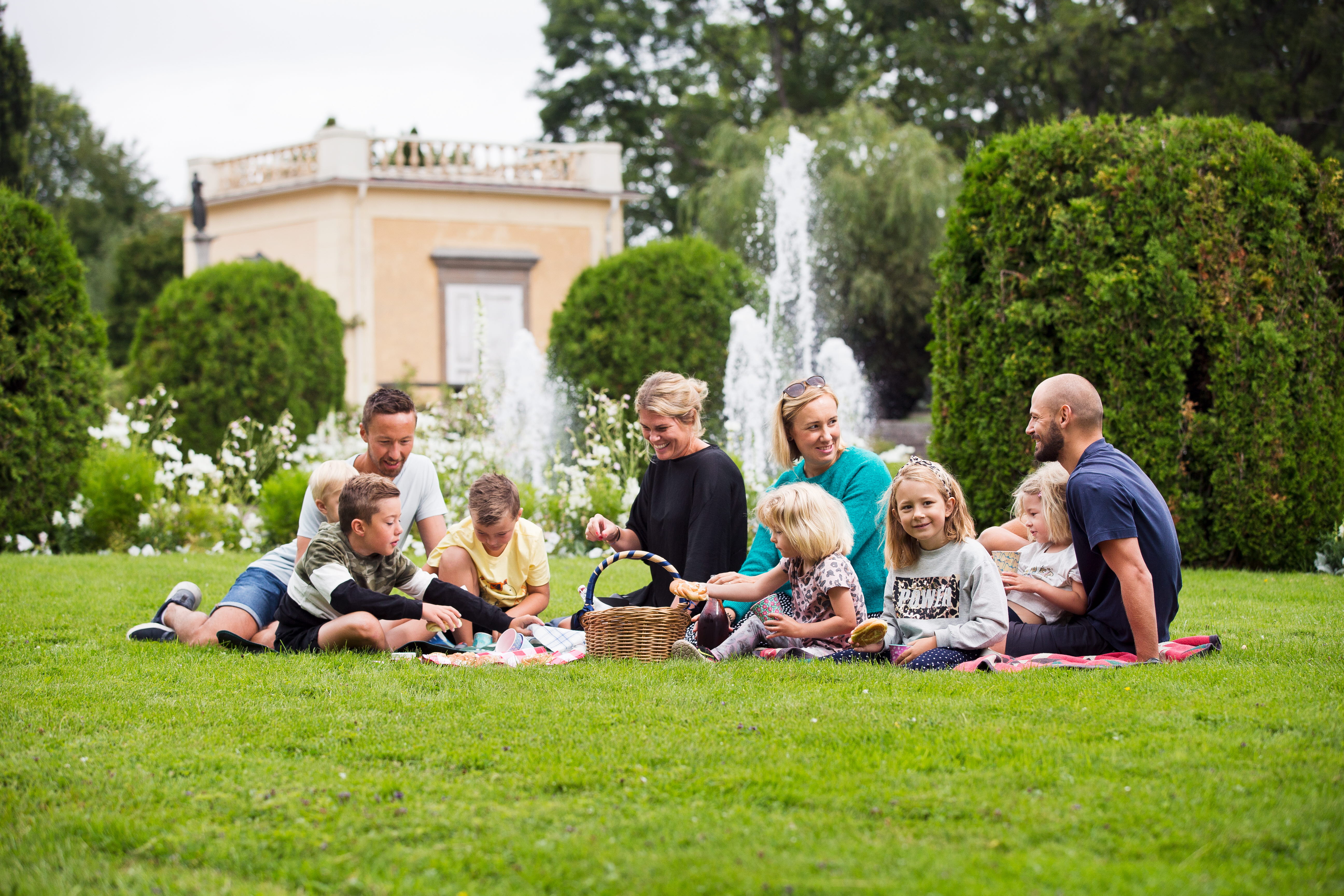 Njut av Rottneros park i sommar, en av Sunnes många fina besöksmål.