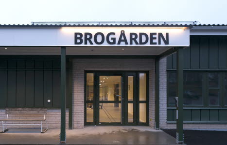 Brog&aring;rdens nya entr&eacute;.