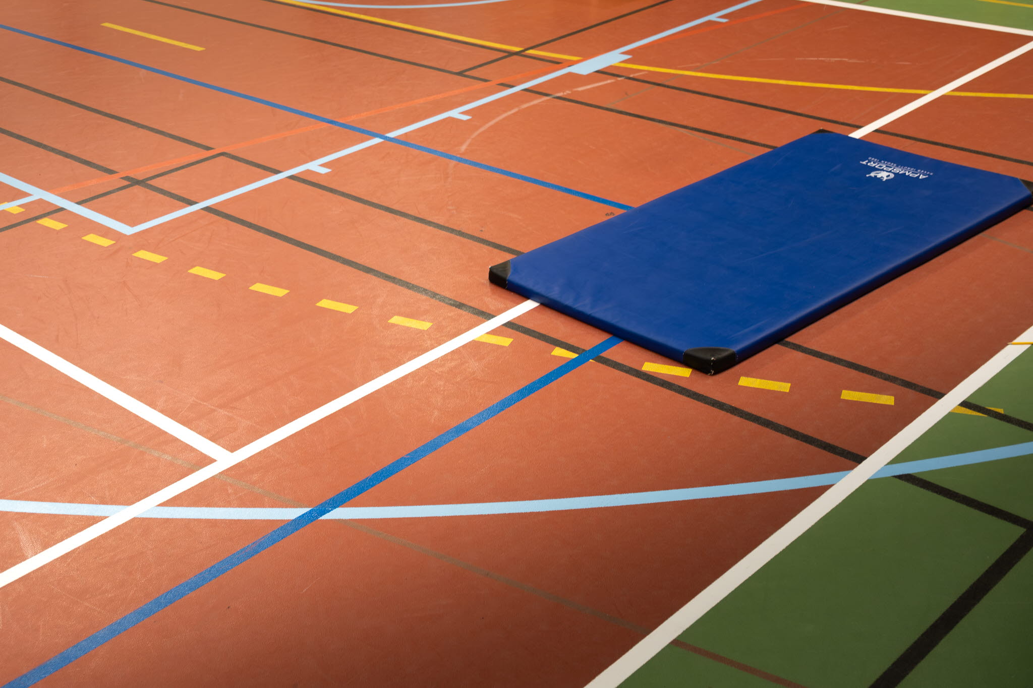 Löpare på utomhusarena.