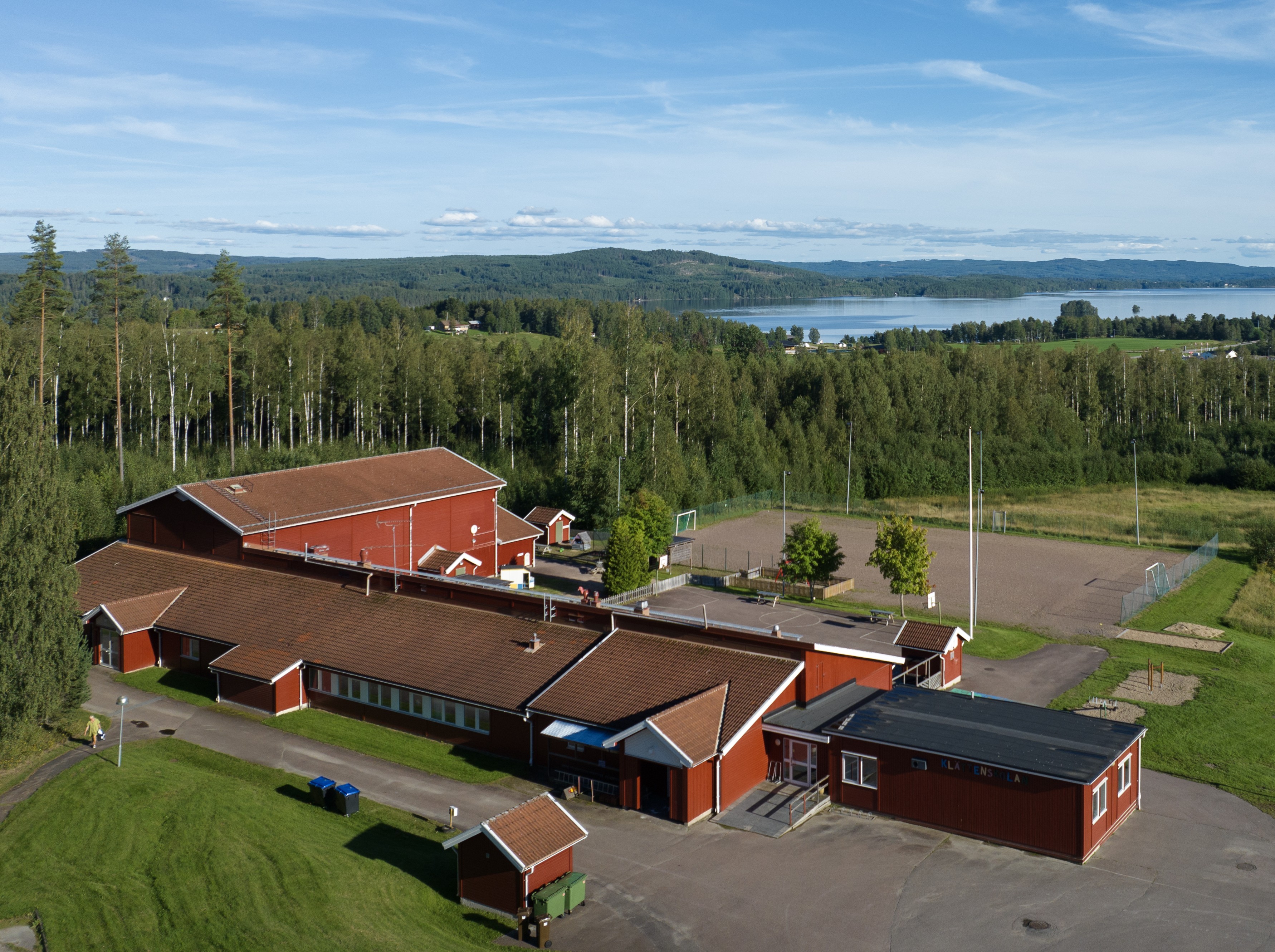 Flygbild &ouml;ver omr&aring;det vid Kl&auml;ttens f&ouml;rskola.